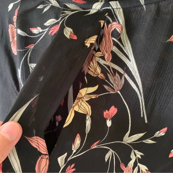 Vince Camuto Bell Sleeve Blouse - Picture 8 of 8